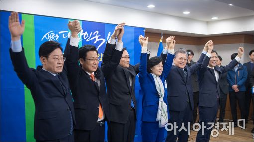 [민주경선토론]개혁 입법 전략 文 "국민과" 安 "대연정" 李 "야권연대"