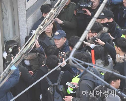 [포토]김평우 변호사, 사저 방문했다가 발길 돌려 