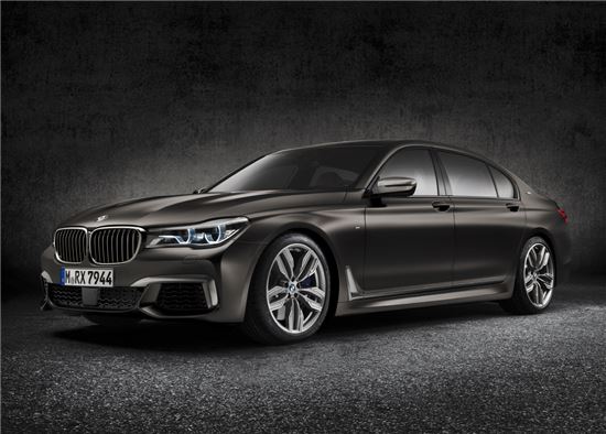 BMW, '뉴 M760Li x드라이브' 2억2330만원…사전예약 시작