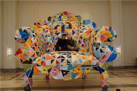 세계에서 가장 큰 멘디니 '프루스트 의자', 파라다이스시티서 본다