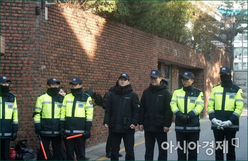 [포토]경계 강화된 朴 사저