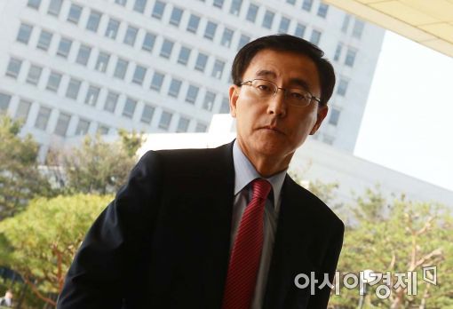 [포토]굳은 표정의 김수남 검찰총장 