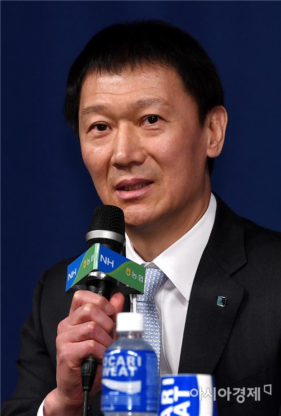 [포토]출사표 말하는 이정철 감독