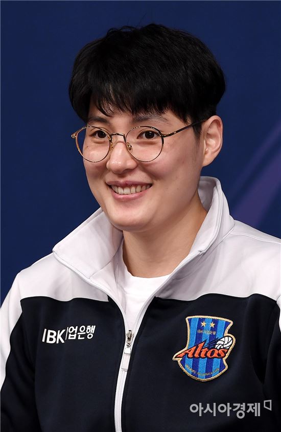 [포토]미소 짓는 김희진