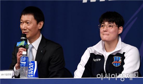 [포토]이정철 감독, '김희진이 키플레이어'