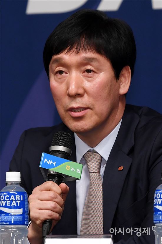 [포토]각오 말하는 신영철 감독