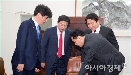 [포토]긴급 회동갖는 교섭단체 원내수석부대표
