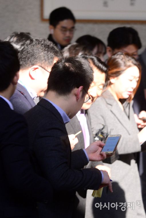 [포토]김창근 前 SK 의장, 검찰 출석 