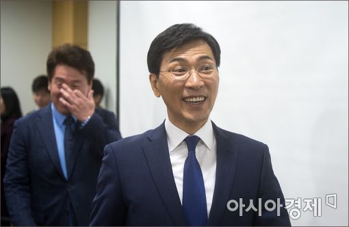 [포토]국회 찾은 안희정 지사