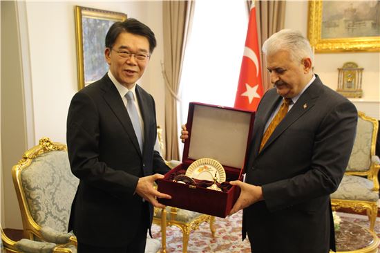 강호인 국토부 장관, 터키 총리 만나 인프라 협력 방안 논의