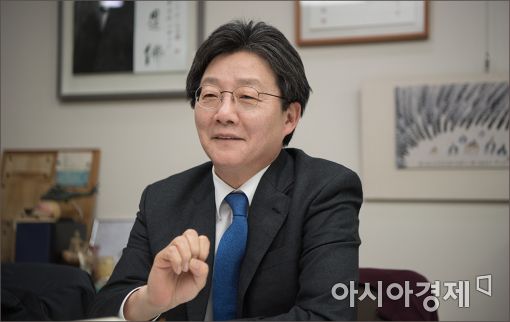 남경필·유승민 "내년 지방선거 때 개헌"…당론과 배치