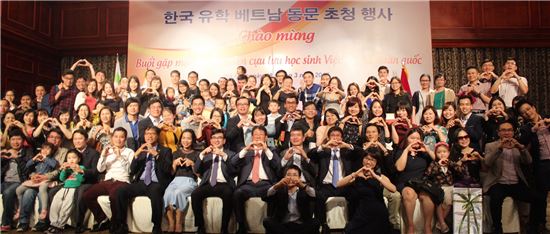 11년째 베트남 유학생 돕는 최용선 한신공영 회장