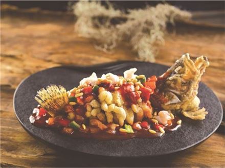 크리스탈 제이드, 프리미엄 매장 '상하이 팰리스' 오픈