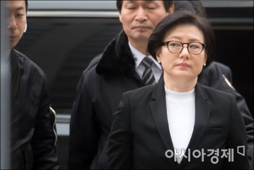 [포토]곁눈질 하는 서미경