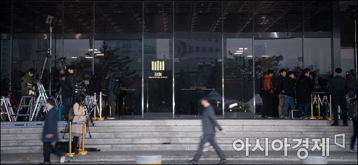 [포토]朴 전 대통령 소환 앞두고 포토라인 최종점검