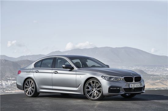 BMW, '5시리즈의 힘' 올들어 첫 판매 1위(종합)