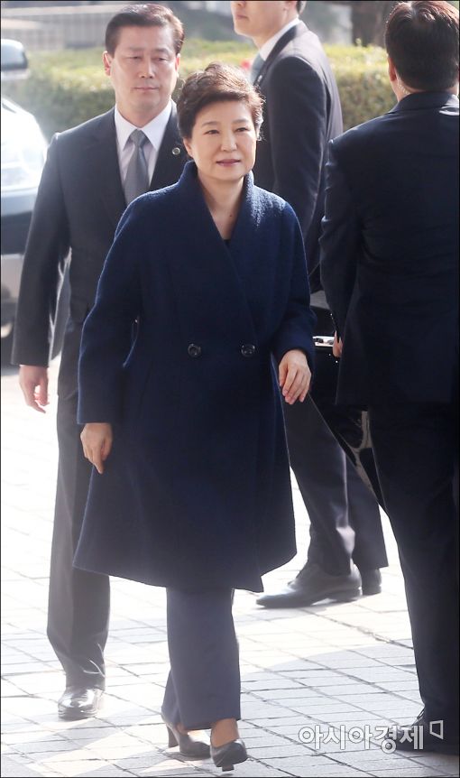 [포토]검찰 도착한 박근혜 전 대통령