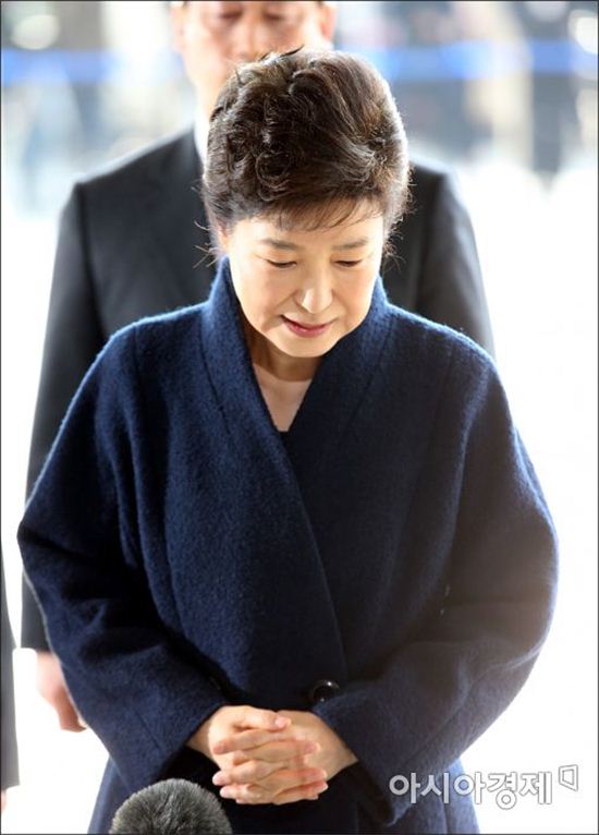 박근혜 전 대통령, 점심으로 김밥·초밥·샌드위치 먹어 