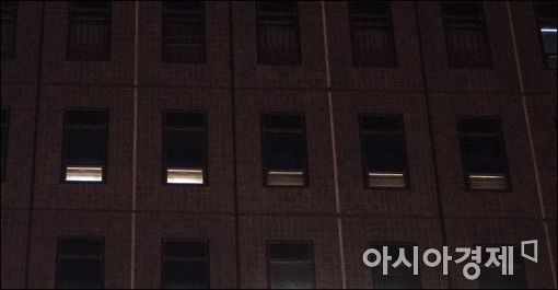 [포토]밤늦도록 조사받는 박근혜 전 대통령