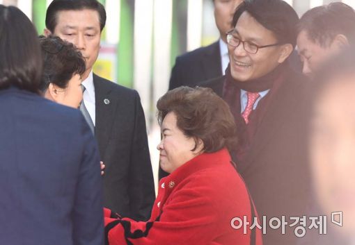 [포토]朴 전 대통령 만나러 온 친박의원들 