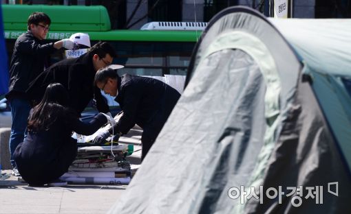 [포토]광장 떠나는 예술인들