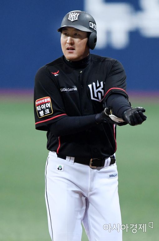 [포토]유한준, '첫 안타는 내가!'