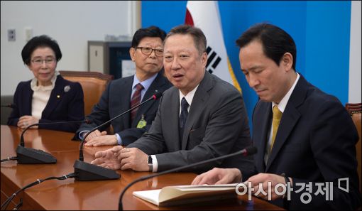 [포토]민주당 찾은 박용만 대한상의 회장