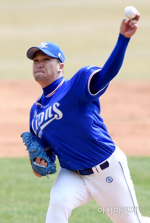 [포토]역투하는 삼성 박근홍