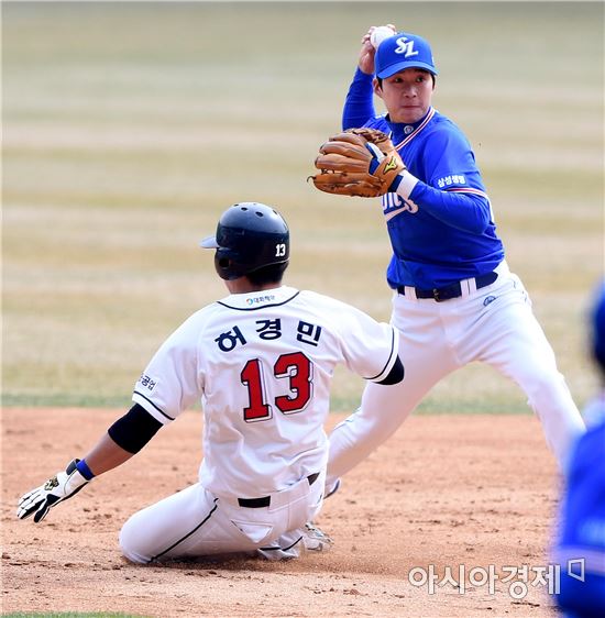 [포토]안주형, '완벽한 병살 수비'
