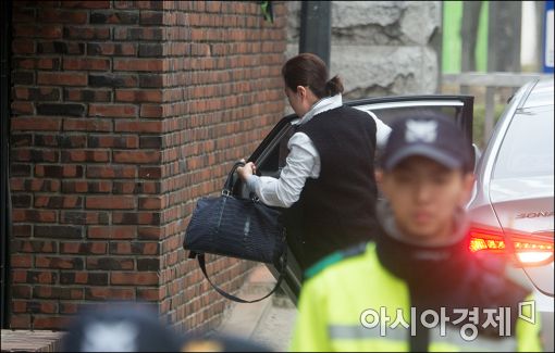 [포토]'박근혜는 오늘도 올림머리를 한다'