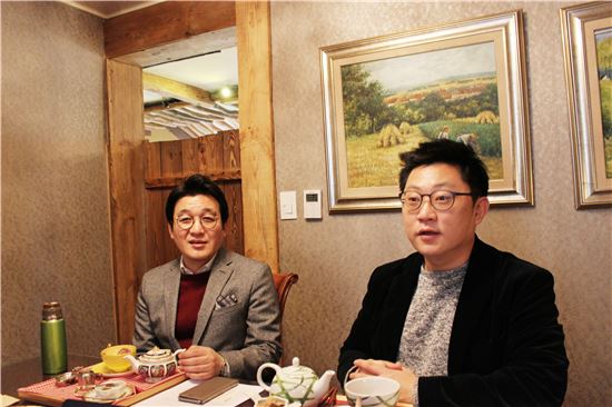(사진 왼쪽부터)박도근, 김관훈 두끼떡볶이 공동대표