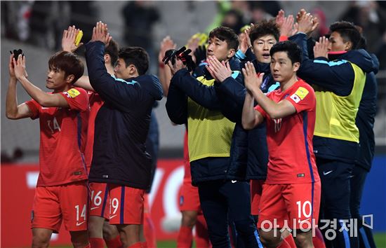 '중국에 충격패' 한국 축구, FIFA랭킹 43위로 하락