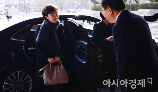 [포토]첫 출근하는 이선애 헌법재판관