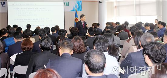 전남도의회, 의회 관계 공무원 직무 연찬회 개최