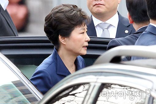 [포토]법원 도착한 박근혜 전 대통령