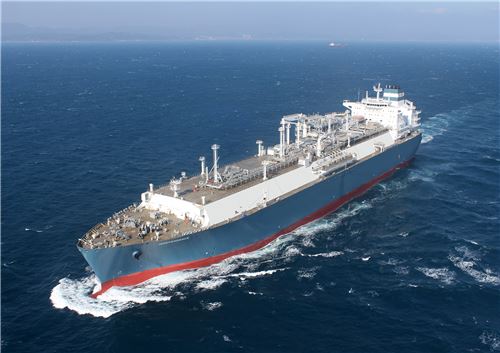 ▲2014년 현대중공업이 세계 최초로 건조해 노르웨이 회그 LNG사에 인도한 17만㎥급 LNG-FSRU 모습 (사진은 기사 내용과 무관함) 