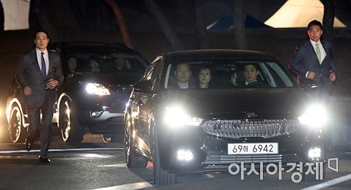 [포토]서울 구치소로 향하는 박근혜