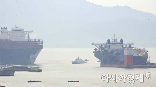 [포토]길고 긴 항해를 마친 세월호 