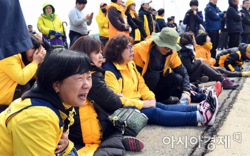 [포토]오열하는 세월호 유가족들 
