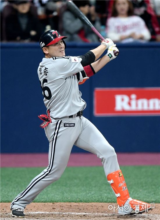 [포토]이형종, '잘맞은 1타점 2루타'