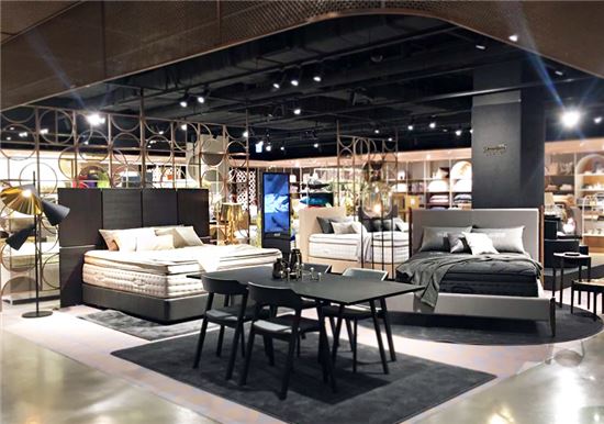시몬스 침대, "신세계百 강남점 팝업스토어 연장 운영"