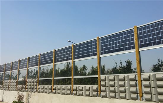 자원순환센터 양면태양광 방음벽 설치완료 사진