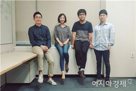 '정육각' 김재연 대표(사진 맨 왼쪽)와 임직원들 [사진=정육각 제공]