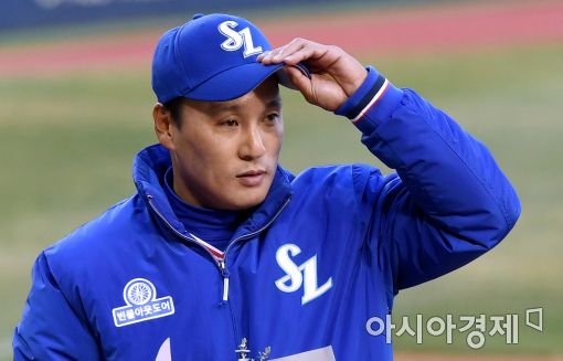 [포토]이승엽, '전설의 마지막 시즌은 사자 군단의 주장으로'