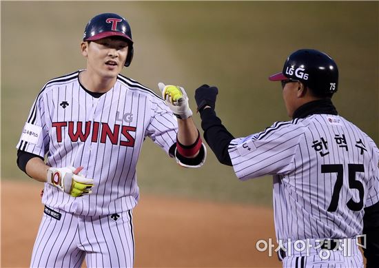 [포토]이형종, '추가 2타점 적시타'