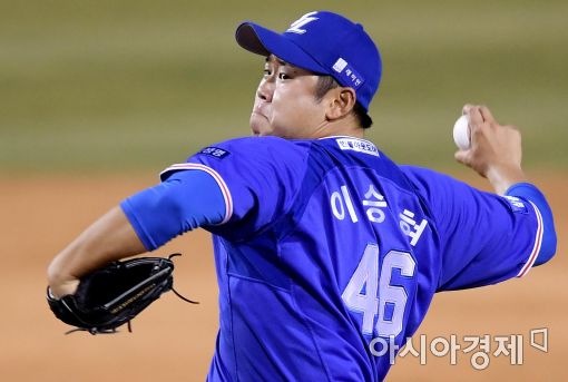 [포토]역투하는 삼성 이승현