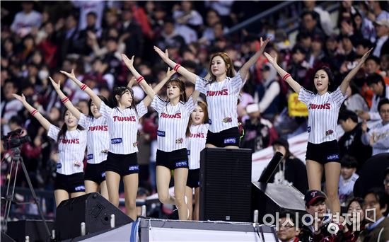[포토]'치어리더와 함께 응원해요'