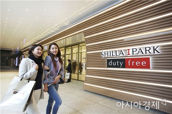 HDC신라免, 봄맞이 쇼핑 대축제 진행…"3가지 테마쇼핑 하세요"