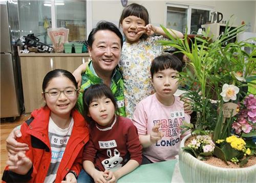 이웅열 코오롱 회장, 전국 사업장 돌며 봉사활동 