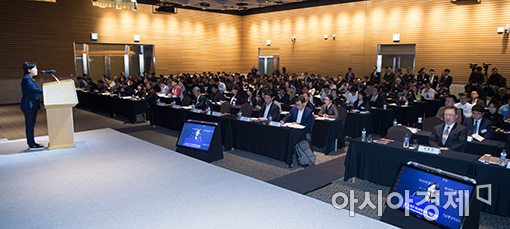 [포토]아시아미래기업포럼 찾은 송희경 의원